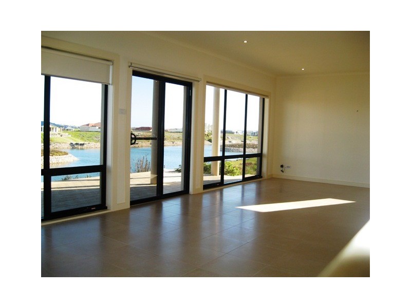 97 Blanche Parade, Hindmarsh Island SA 5214