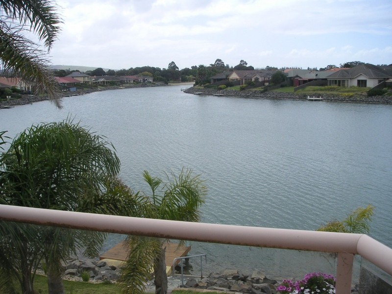 1/1 Lakeside Circuit, Encounter Bay SA 5211