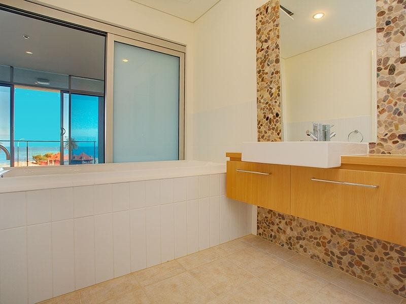 305/162 Hindmarsh Road, Victor Harbor SA 5211