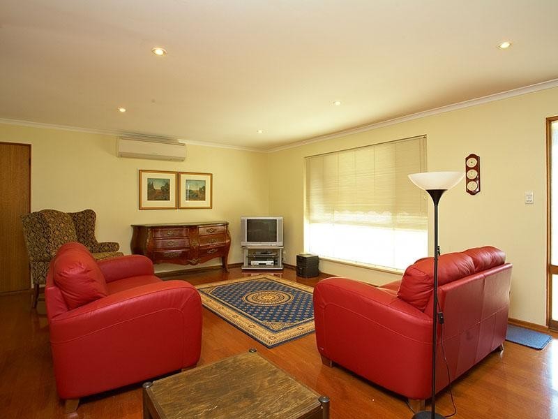 6 Barton Street, Port Elliot SA 5212