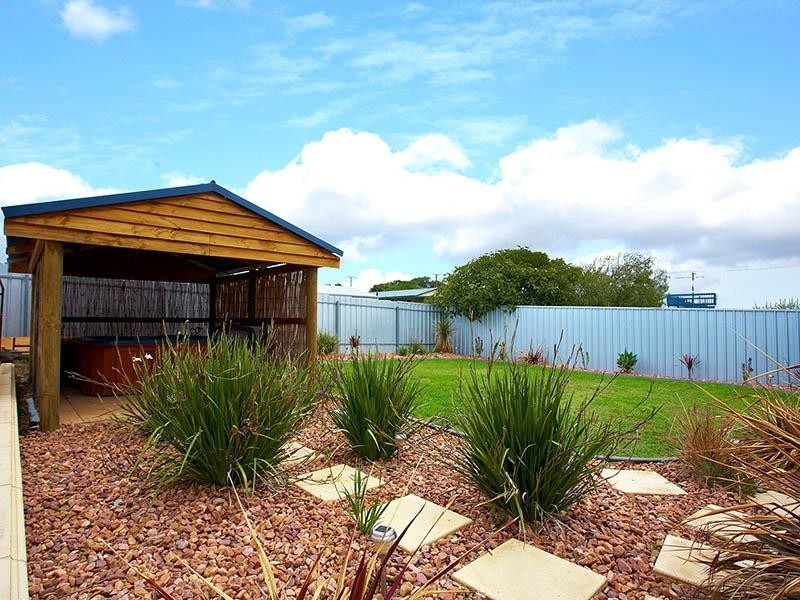 17 Kemp Street, Goolwa Beach SA 5214