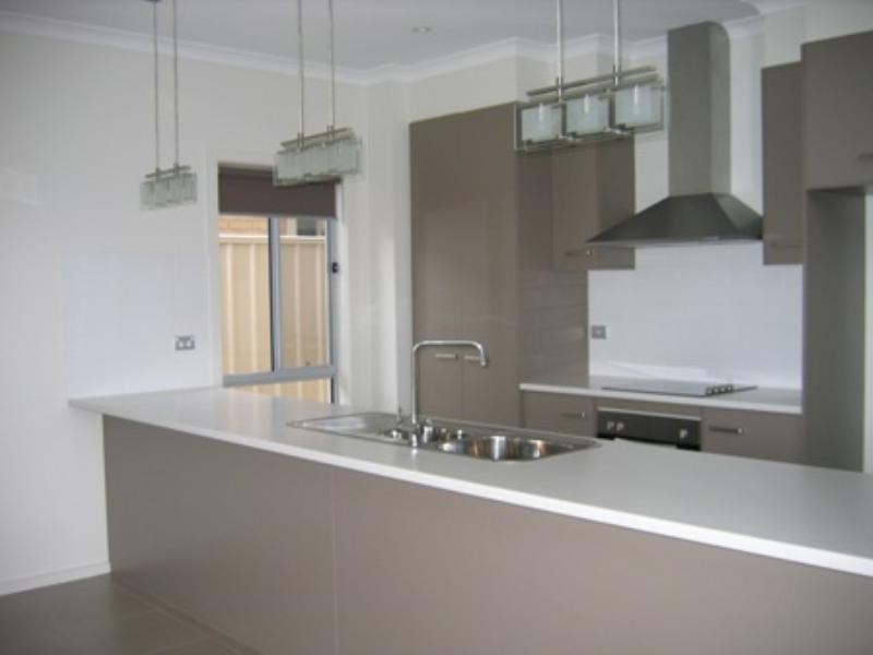 9 Blanche Parade, Hindmarsh Island SA 5214