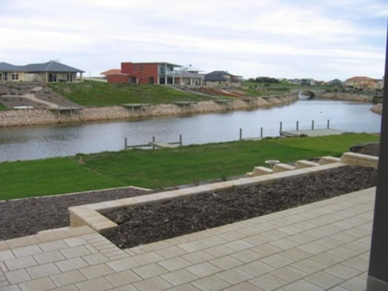 9 Blanche Parade, Hindmarsh Island SA 5214