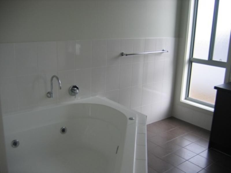 9 Blanche Parade, Hindmarsh Island SA 5214