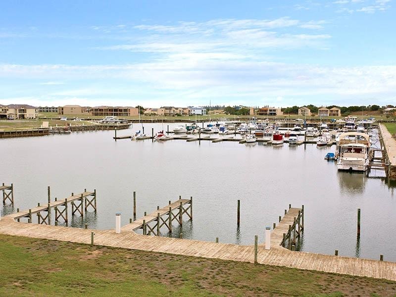 10 Tolarno Drive, Hindmarsh Island SA 5214