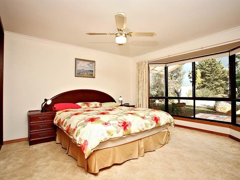 18 Bayview Road, Port Elliot SA 5212