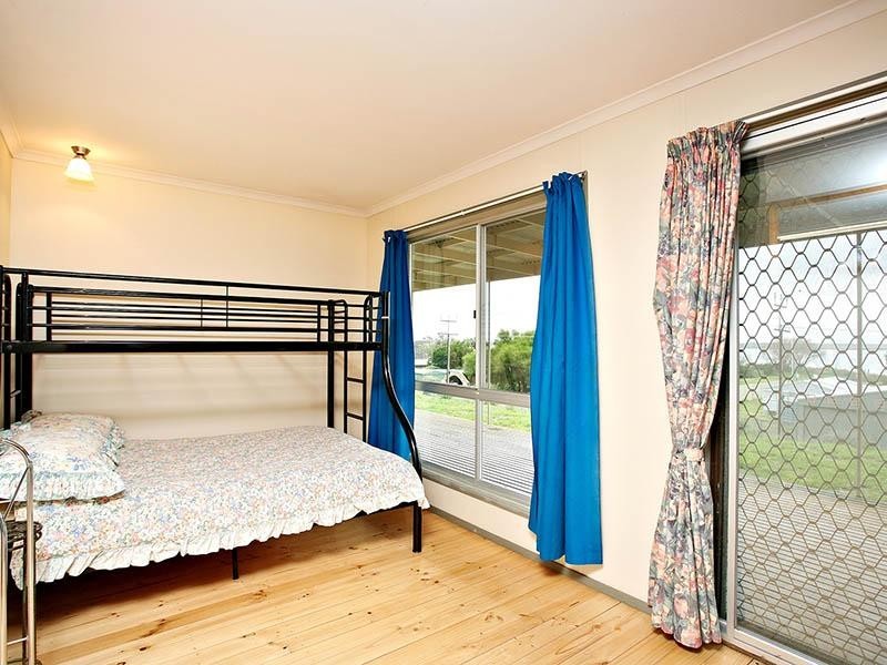 36 Sidney Parade, Hindmarsh Island SA 5214