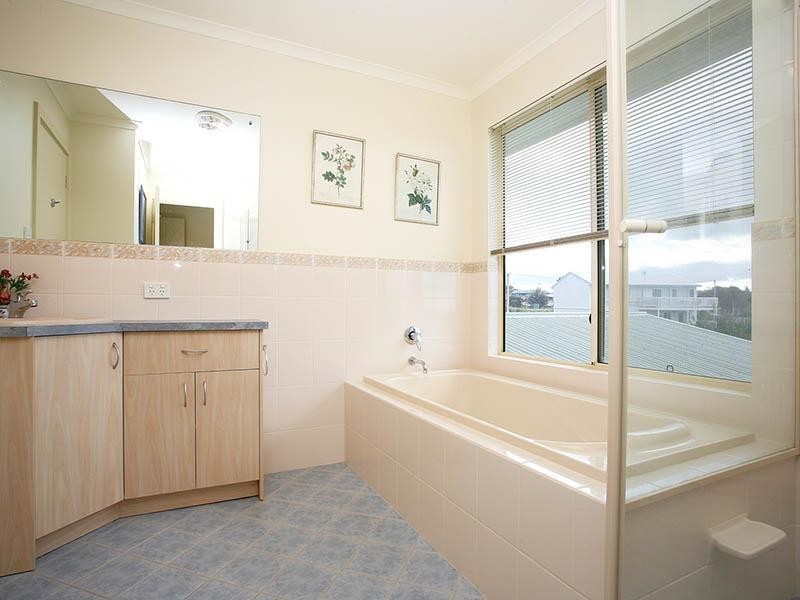 18 Elizabeth Crescent, Middleton SA 5213