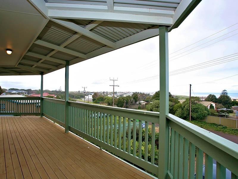 18 Elizabeth Crescent, Middleton SA 5213