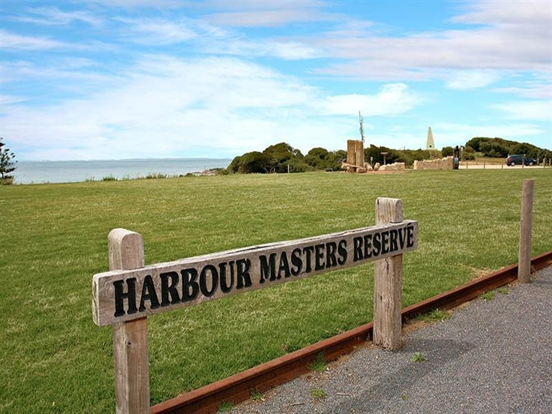 2 Barbara Street, Port Elliot SA 5212