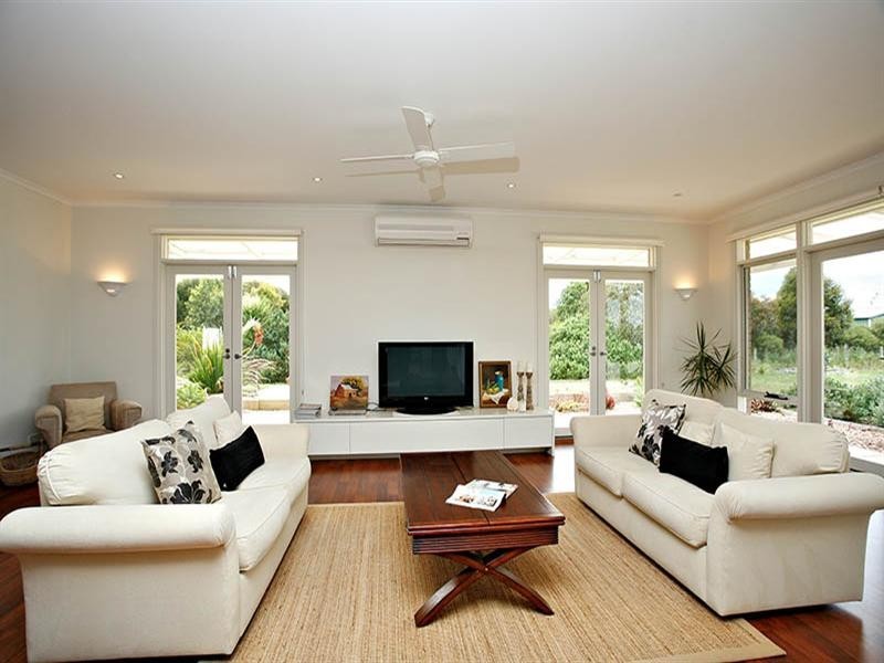 16 Stock Drive, Port Elliot SA 5212