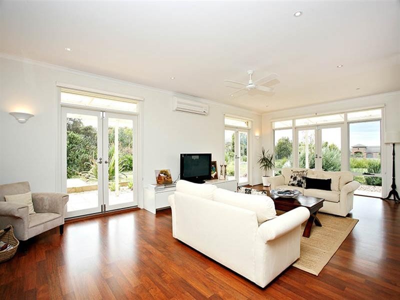 16 Stock Drive, Port Elliot SA 5212