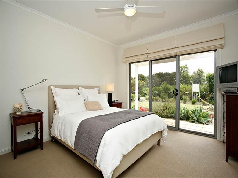 16 Stock Drive, Port Elliot SA 5212