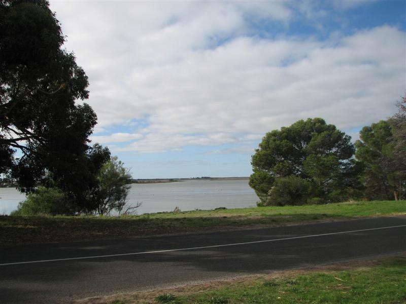 23 Captain Sturt Parade, Hindmarsh Island SA 5214