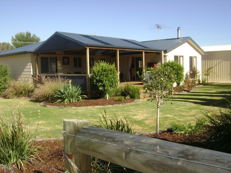 1 Saratoga Drive, Goolwa North SA 5214