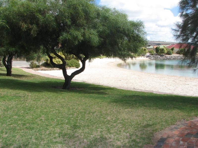 33 Ainslie Roberts Drive, Encounter Bay SA 5211