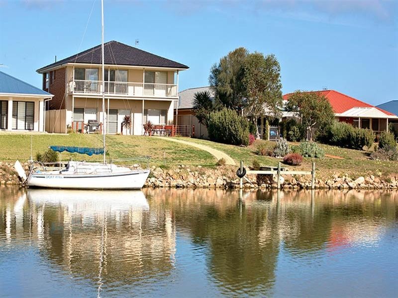 32 Wentworth Parade, Hindmarsh Island SA 5214