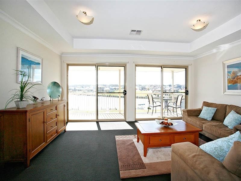 32 Wentworth Parade, Hindmarsh Island SA 5214