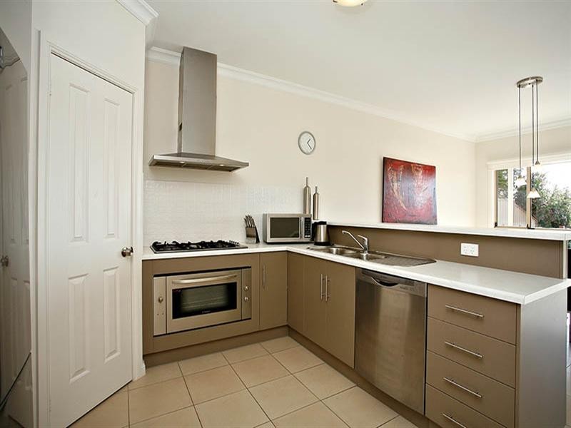 32 Wentworth Parade, Hindmarsh Island SA 5214