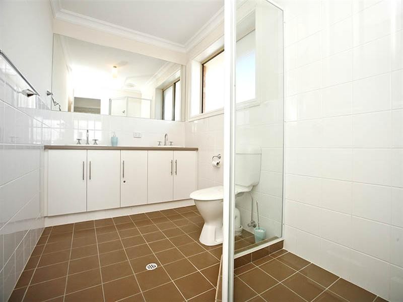 32 Wentworth Parade, Hindmarsh Island SA 5214