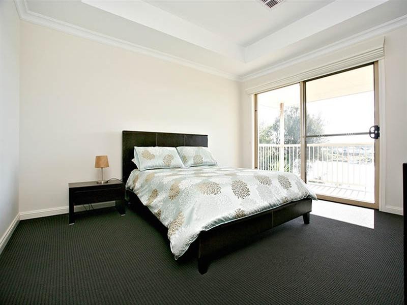 32 Wentworth Parade, Hindmarsh Island SA 5214