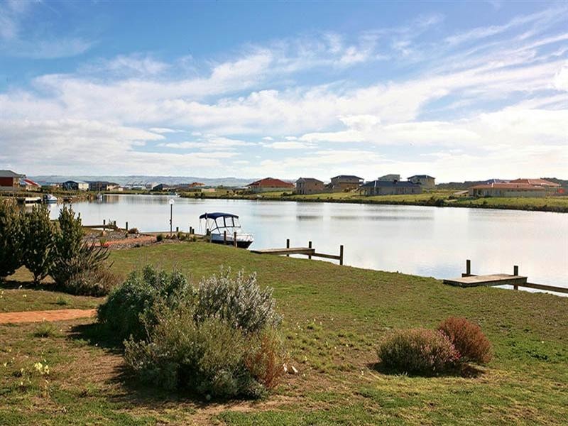 32 Wentworth Parade, Hindmarsh Island SA 5214