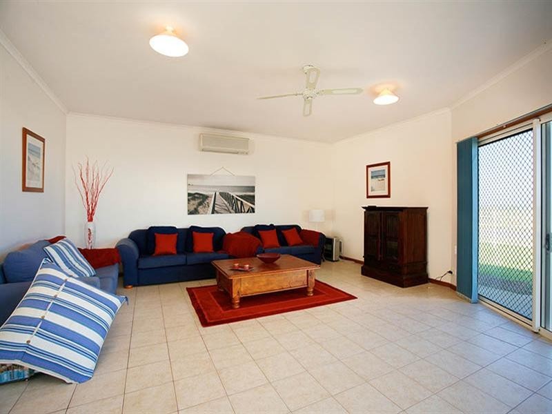 216 Surfers Parade, Middleton SA 5213