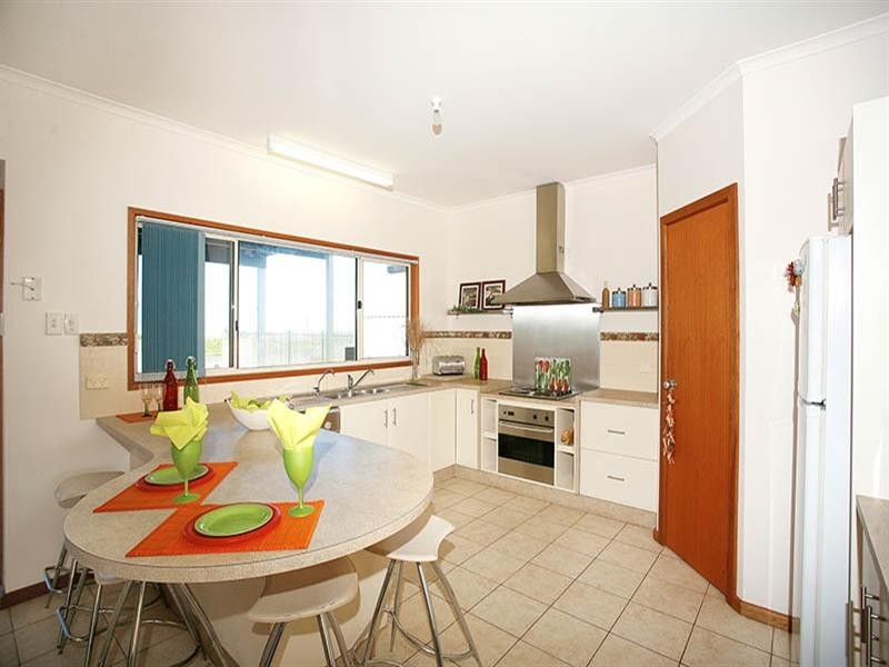 216 Surfers Parade, Middleton SA 5213