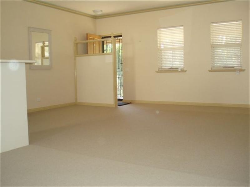 1/1 Surrey Avenue, Victor Harbor SA 5211