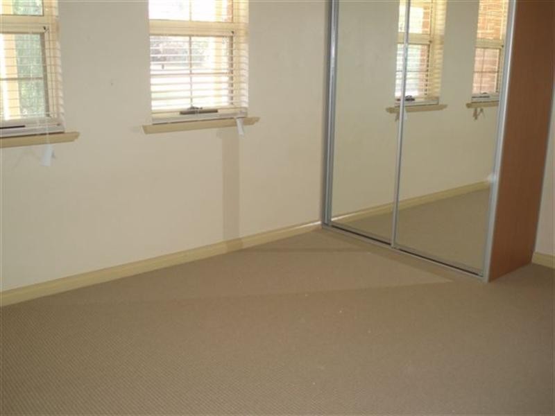 1/1 Surrey Avenue, Victor Harbor SA 5211