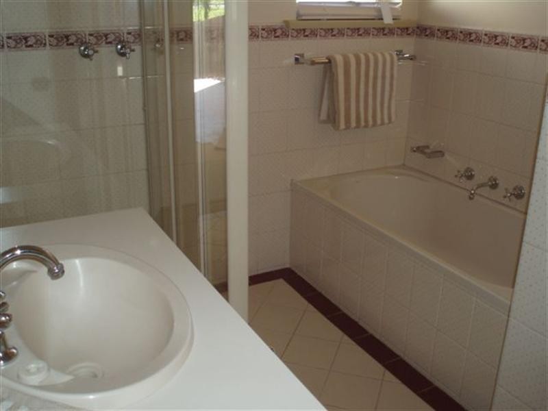 1/1 Surrey Avenue, Victor Harbor SA 5211