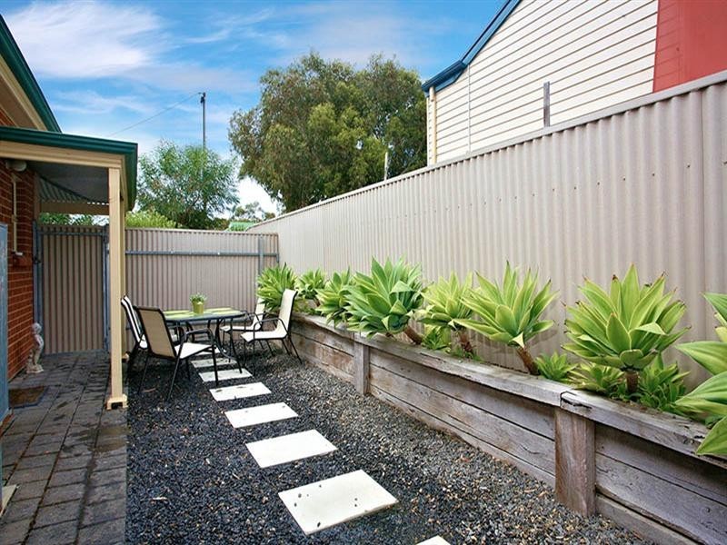 1/1 Surrey Avenue, Victor Harbor SA 5211