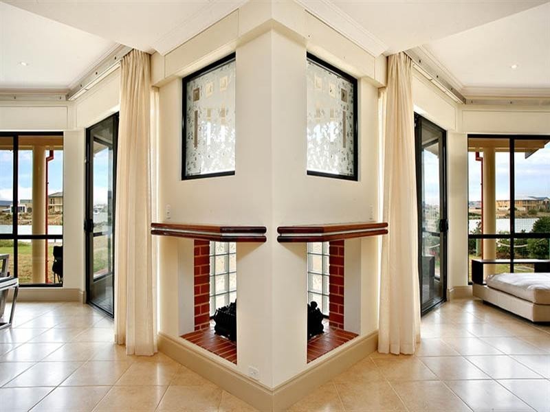 34 Prince Alfred Parade, Hindmarsh Island SA 5214