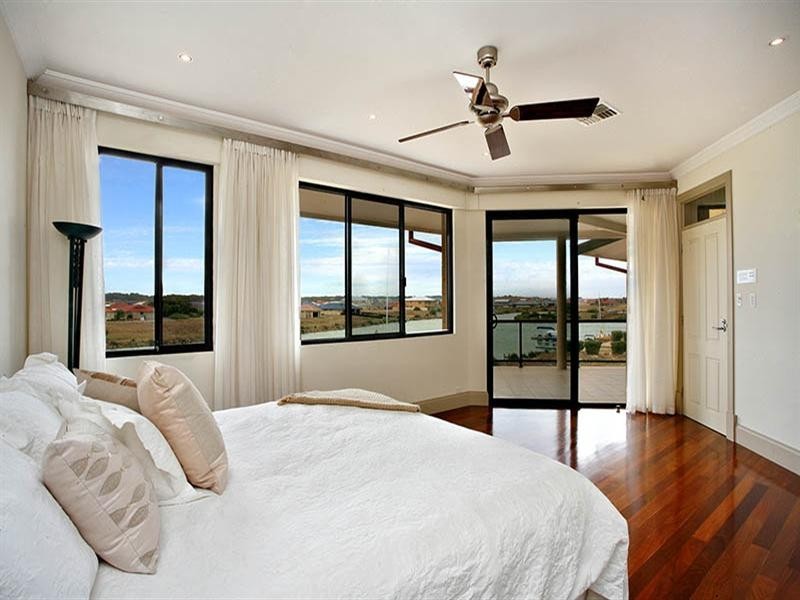 34 Prince Alfred Parade, Hindmarsh Island SA 5214