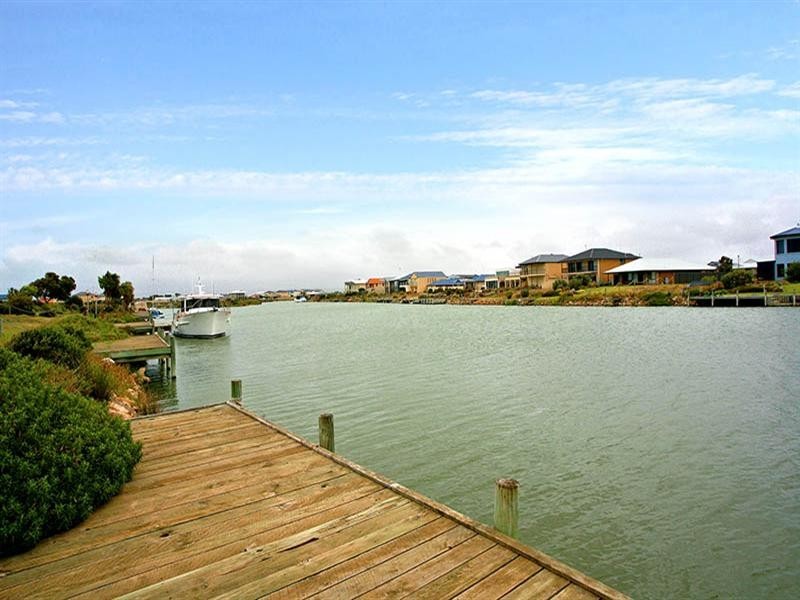 34 Prince Alfred Parade, Hindmarsh Island SA 5214