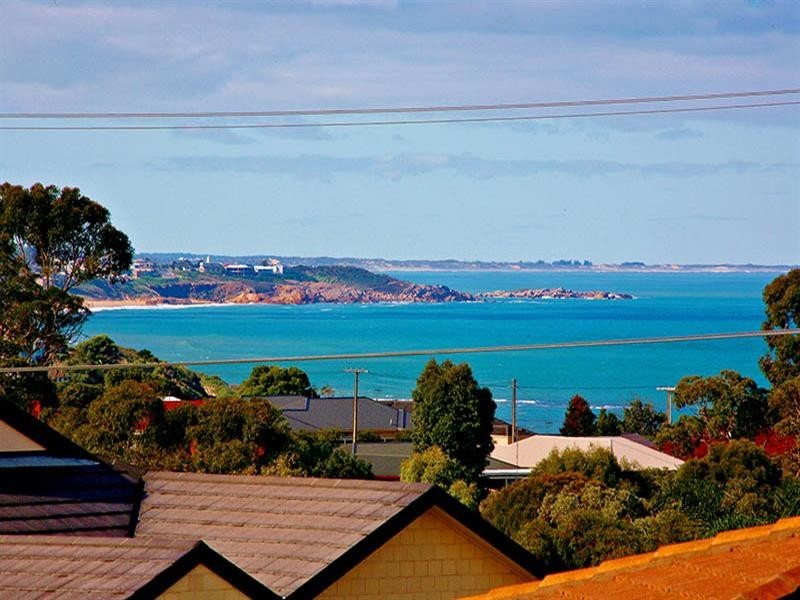 16 Greenhills Road, Victor Harbor SA 5211