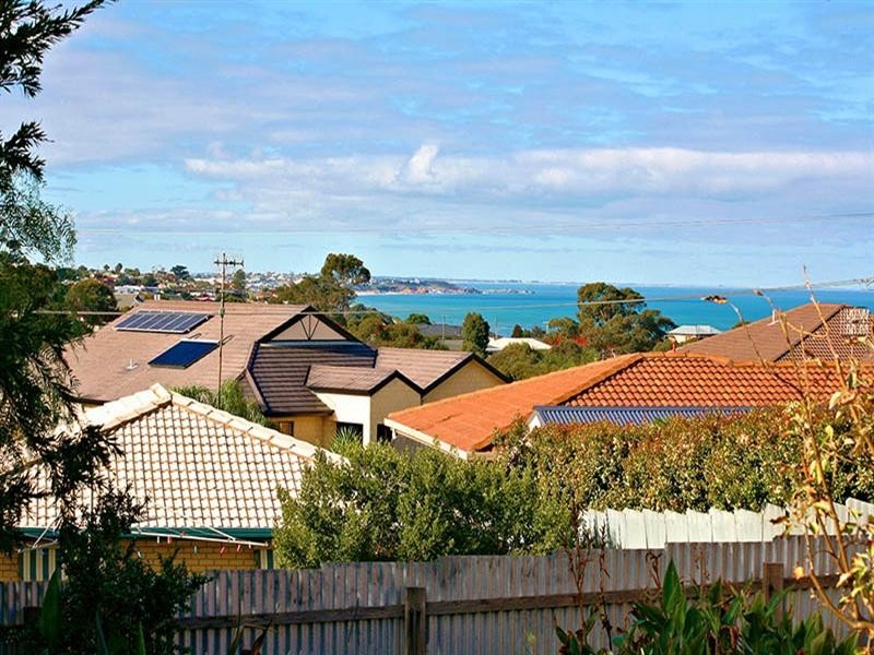 16 Greenhills Road, Victor Harbor SA 5211