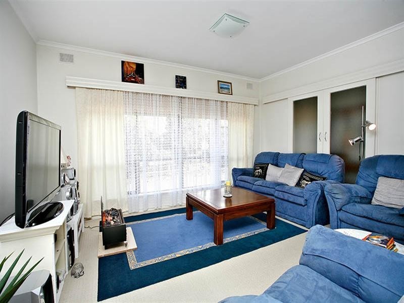 16 Greenhills Road, Victor Harbor SA 5211