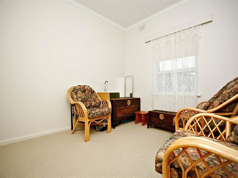 16 Greenhills Road, Victor Harbor SA 5211