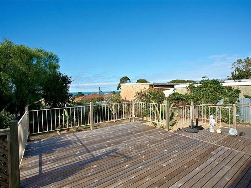 16 Greenhills Road, Victor Harbor SA 5211