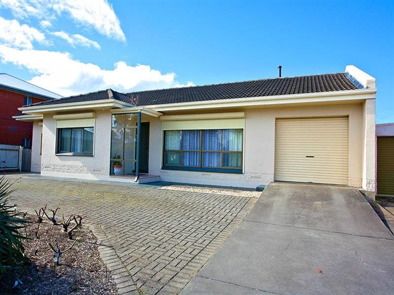 16 Greenhills Road, Victor Harbor SA 5211