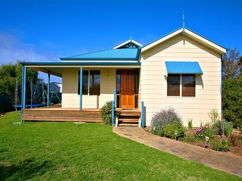 2 Kemp Street, Goolwa Beach SA 5214
