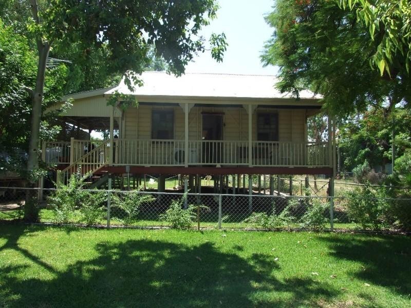 15 Clematis Street, Blackall QLD 4472