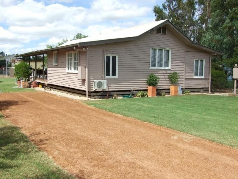 44 Thistle Street, Blackall QLD 4472