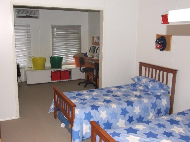 44 Thistle Street, Blackall QLD 4472