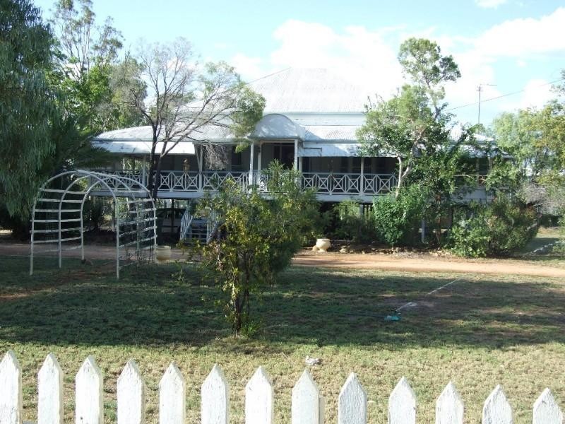69 Thistle Street, Blackall QLD 4472