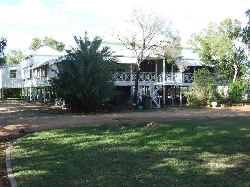69 Thistle Street, Blackall QLD 4472