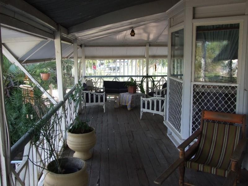 69 Thistle Street, Blackall QLD 4472