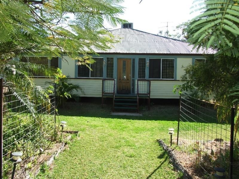 37 Shamrock Street, Blackall QLD 4472