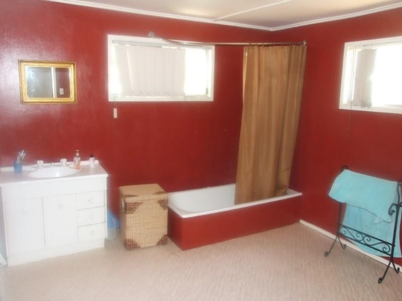 44 Edward Street, Tambo QLD 4478